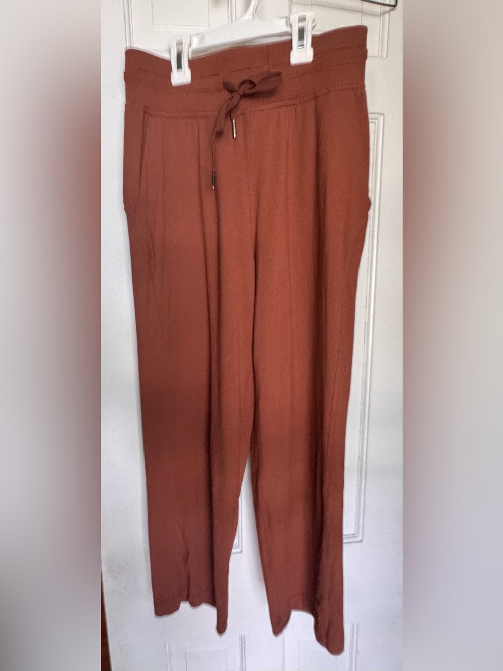 Women’s Lululemon Straight leg Crop pants